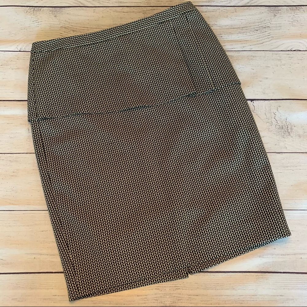 The Limited Black and White Pencil Skirt Size 4